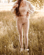 Näh dir ganz einfach deine eigene Leggings egal ob du eine Sportleggings nähen, oder eine schlichte Damen Leggings nähen möchtest