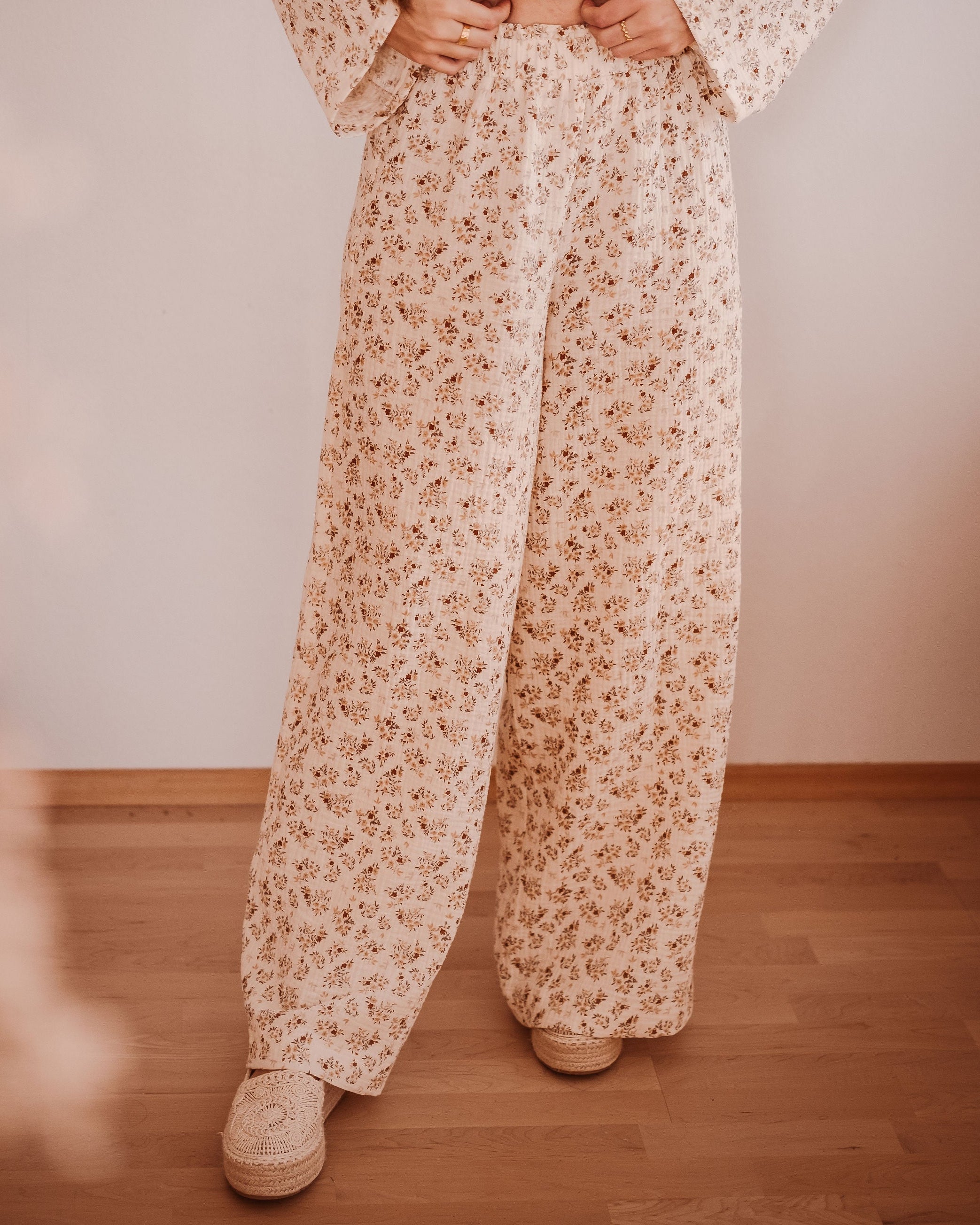 High rise Sommerhose mit weitem Bein selber nähen Palazzohose Schnittmuster Damen