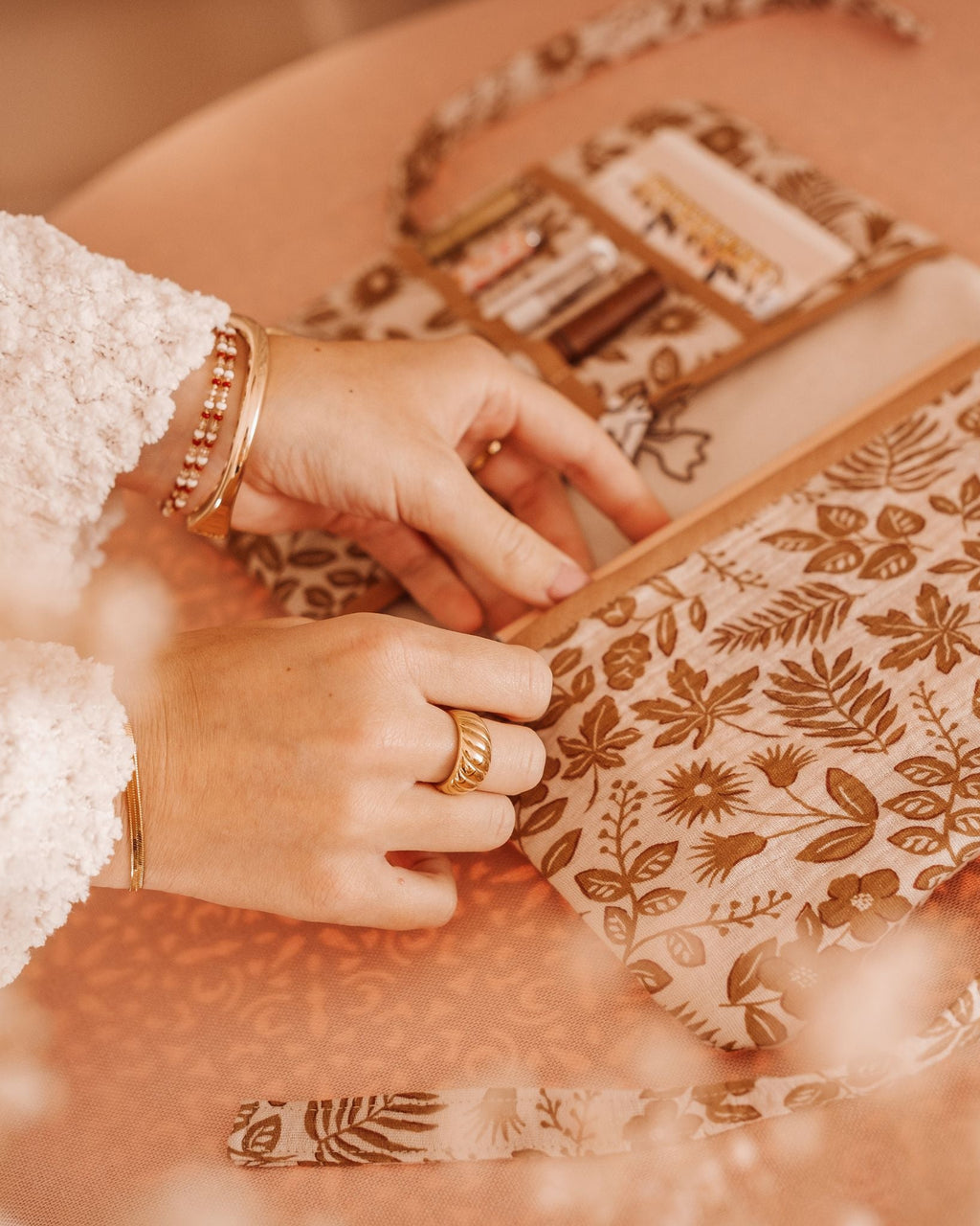 Book Sleeve nähen Anleitung - Gesteppte Buchhülle für Anfänger