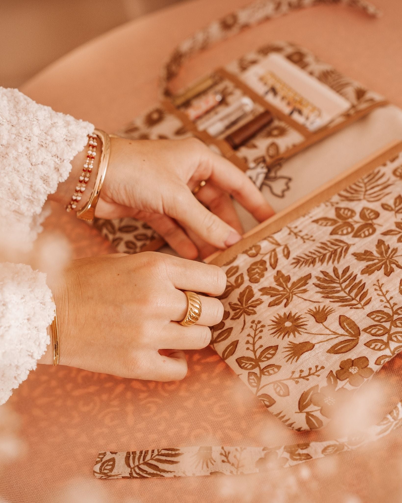 Book Sleeve nähen Anleitung - Gesteppte Buchhülle für Anfänger