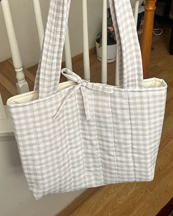 Stepptasche aus Karostoff nähen mit Schleifenverschluss