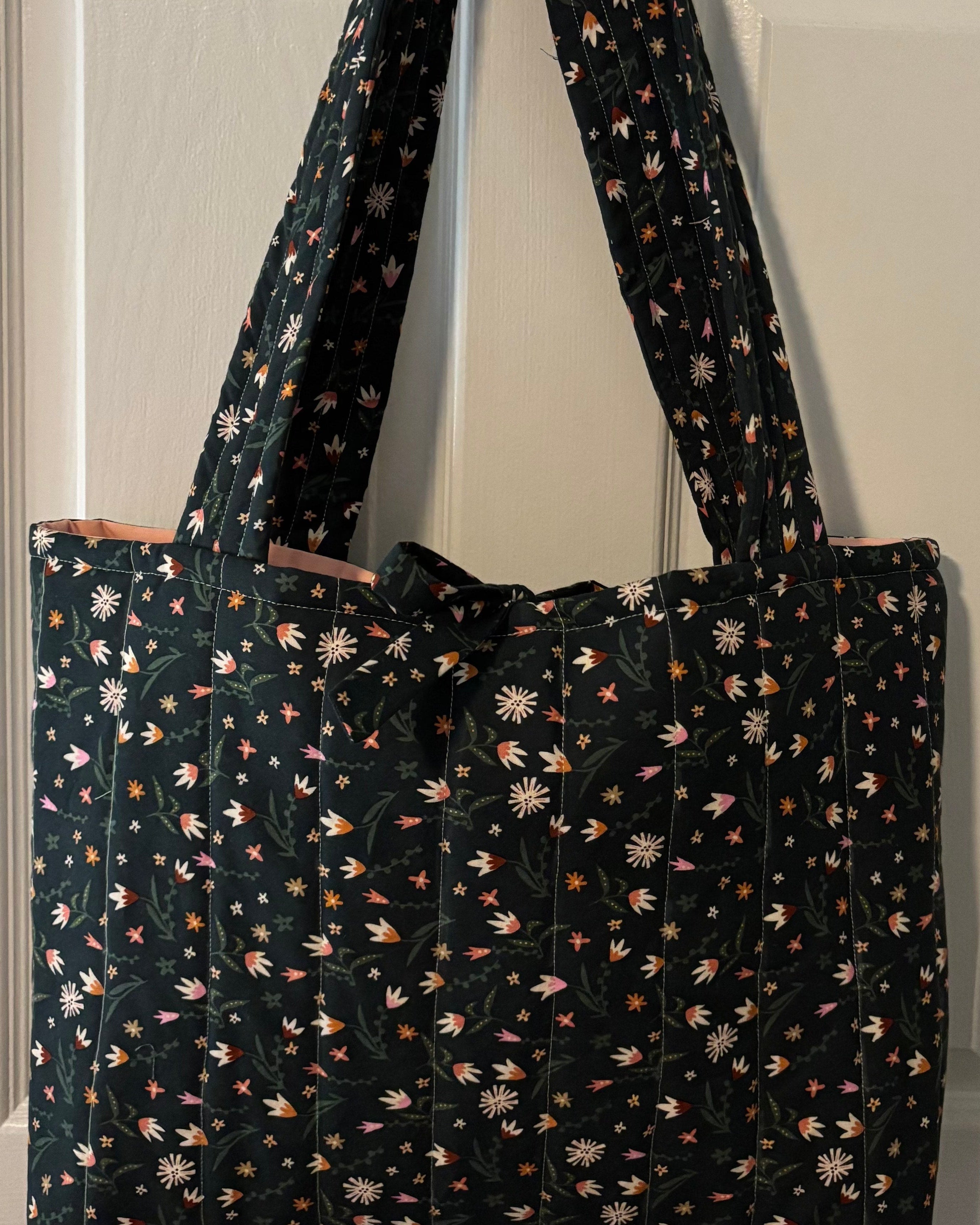 Stepptasche nähen aus floralem Stoff Taschenschnittmuster